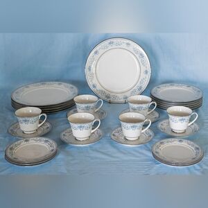 Beautiful Noritake Blue Hill Dinnerware. 6 Place Settings. Vintage